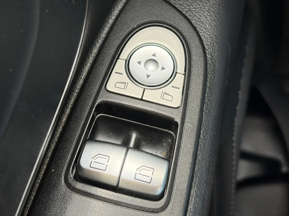 114 CDI*NAVI*ECC*CAM*CRUISE*HAAK*TEL*LEER*LMV*