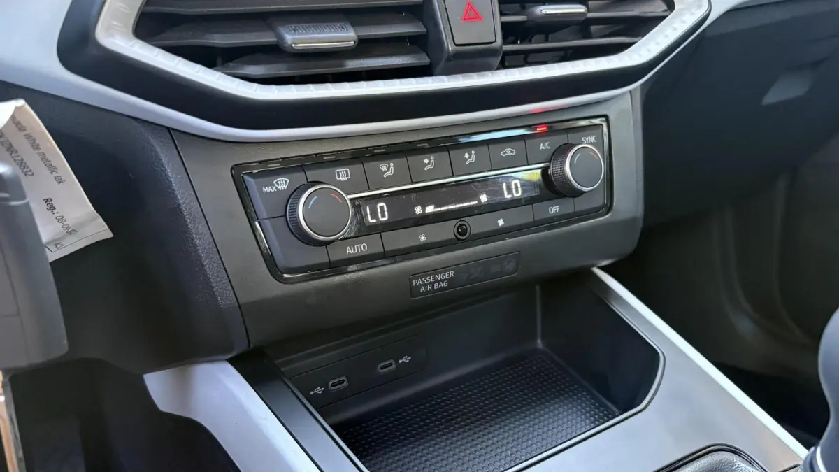 1.0 TSI Style Business Intense