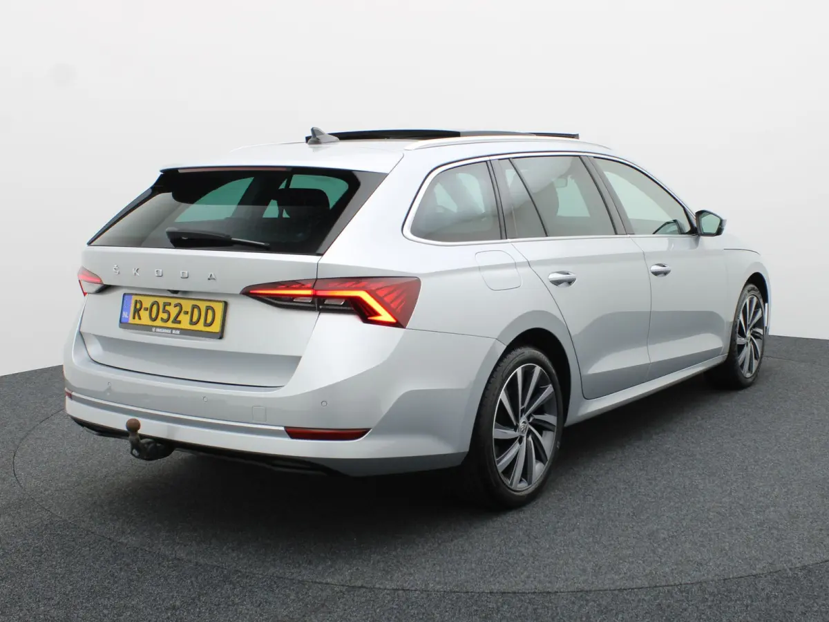 1.0 TSI Business Edition Plus | Panodak | Trekhaak elk. wegkl. | Camera | Elk. A-klep | Prijs Rijklaar!!