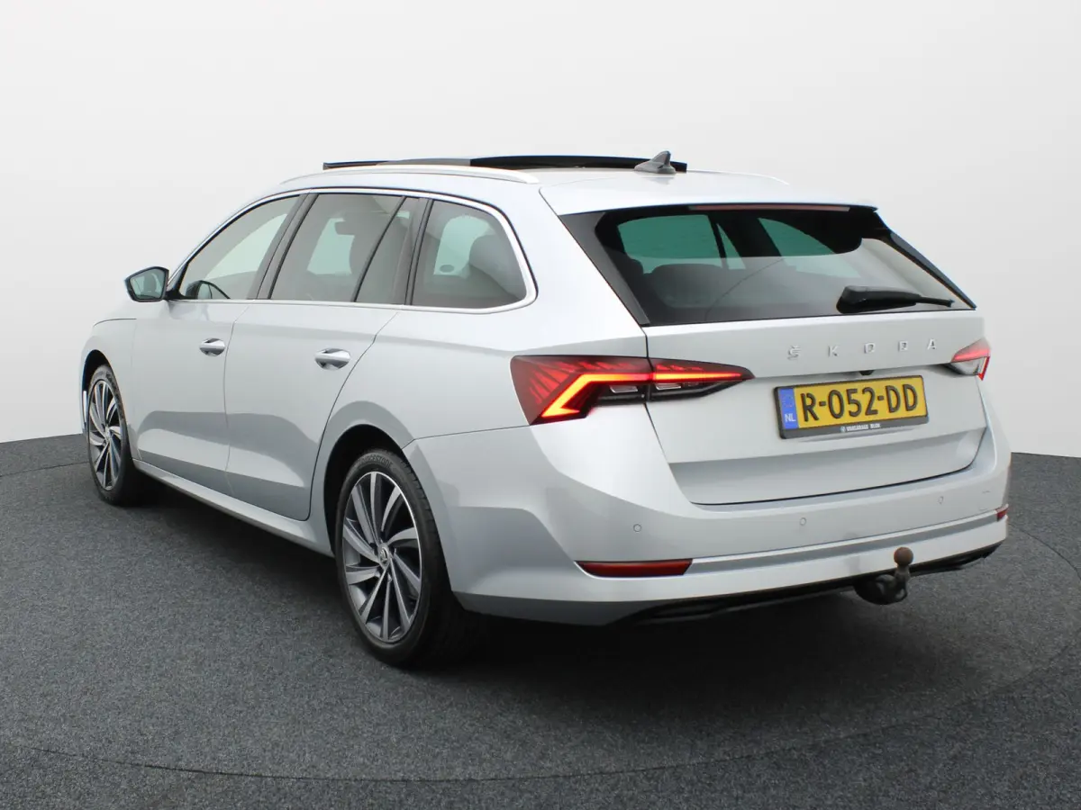1.0 TSI Business Edition Plus | Panodak | Trekhaak elk. wegkl. | Camera | Elk. A-klep | Prijs Rijklaar!!