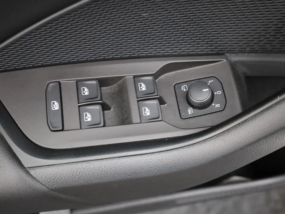 1.0 TSI Business Edition Plus | Panodak | Trekhaak elk. wegkl. | Camera | Elk. A-klep | Prijs Rijklaar!!