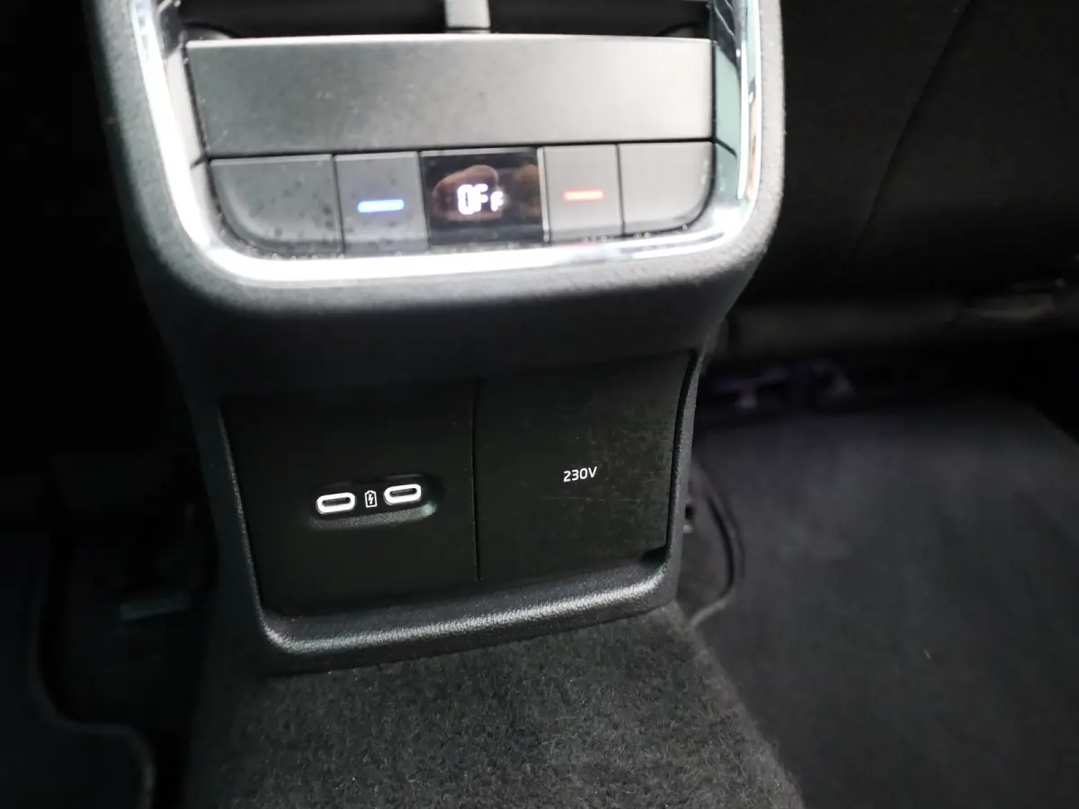 1.0 TSI Business Edition Plus | Panodak | Trekhaak elk. wegkl. | Camera | Elk. A-klep | Prijs Rijklaar!!