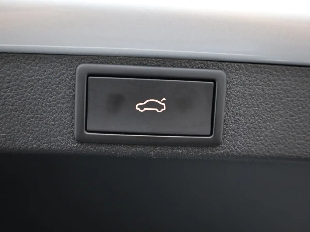 1.0 TSI Business Edition Plus | Panodak | Trekhaak elk. wegkl. | Camera | Elk. A-klep | Prijs Rijklaar!!