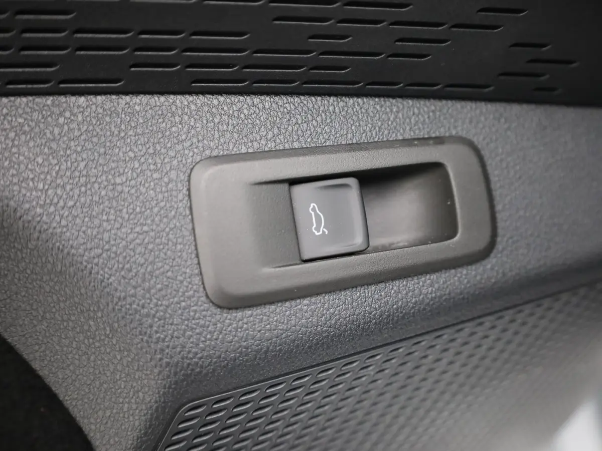 1.0 TSI Business Edition Plus | Panodak | Trekhaak elk. wegkl. | Camera | Elk. A-klep | Prijs Rijklaar!!