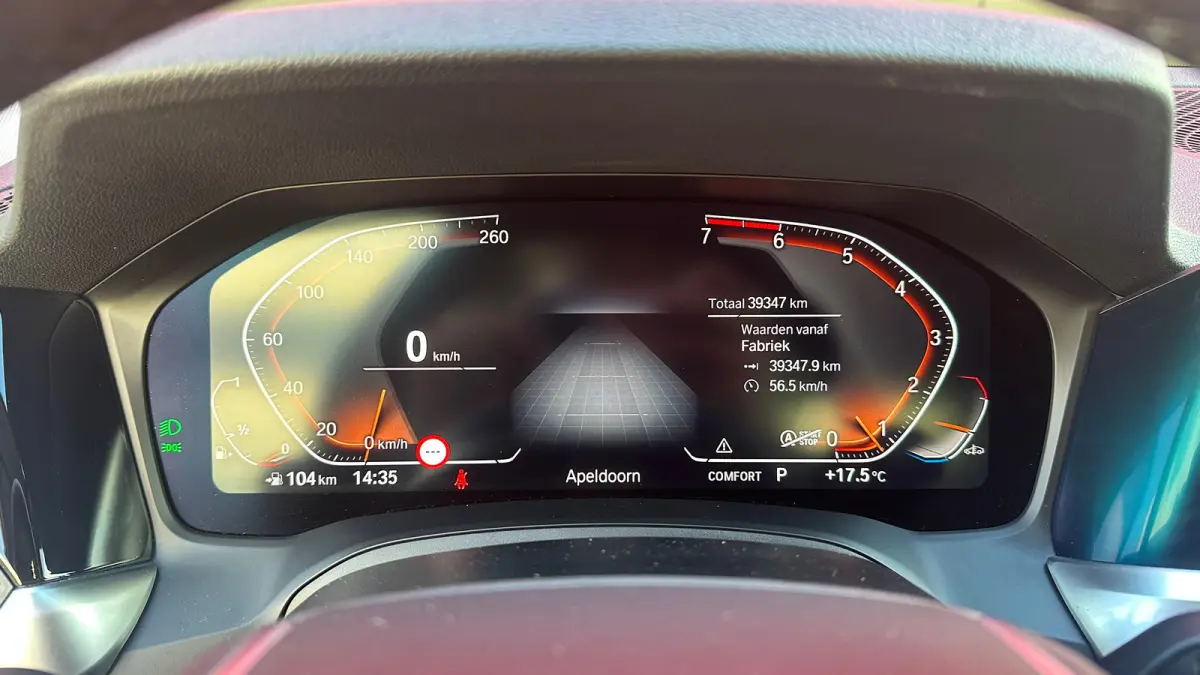 320i High Executive Edition Parkeersensoren Voor en Achter | Cruise Control | Climate Control | Bleutooth Verbinding | Navigatie | Bandenspanningscontrolesysteem | Bestuurdersstoel in hoogte