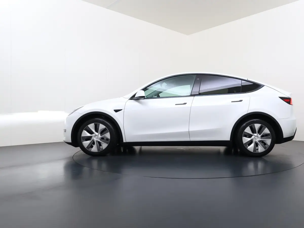 Long Range AWD 75 kWh VAN:42.900,- VOOR:39.877,- UW HERFSTVOORDEEL:3.023,- SOH 94,8% | TESLA FABRIEKSGARANTIE TOT 2028 OF 80.000KM! | FABRIEKSGARANTIE OP ACCU & AANDRIJFLIJN TOT 2032 OF 192.