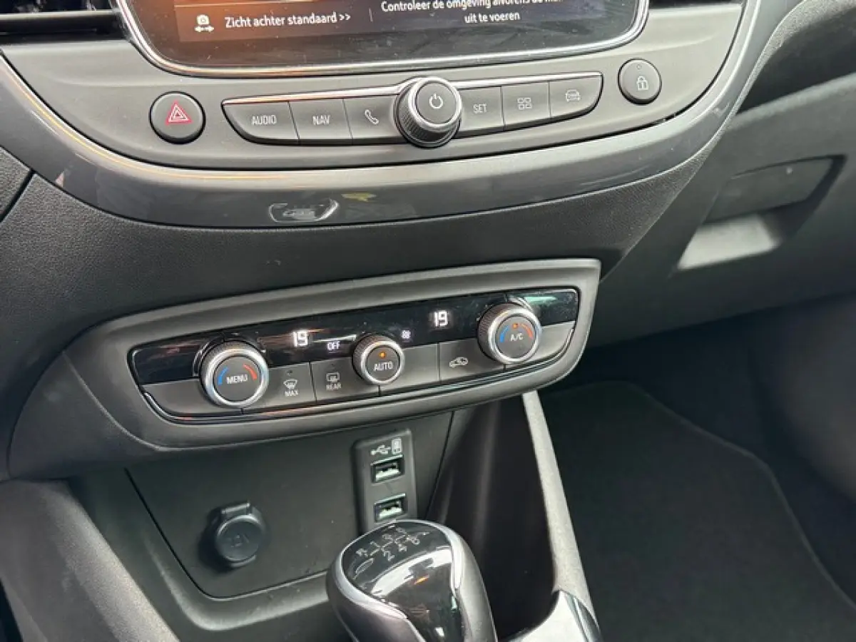 1.2 Turbo Ultimate met Navi/Camera, AGR met Alcantara, 17inch