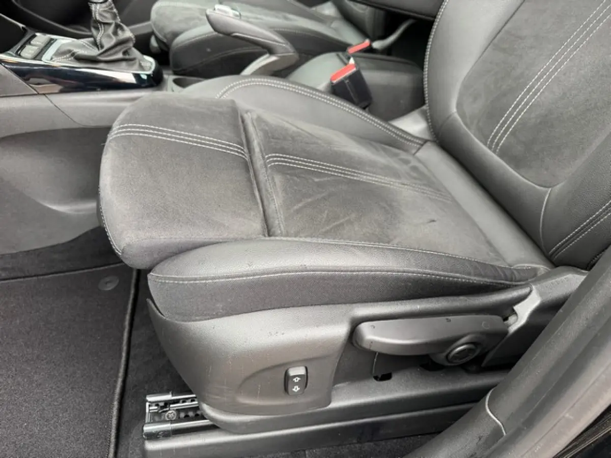 1.2 Turbo Ultimate met Navi/Camera, AGR met Alcantara, 17inch