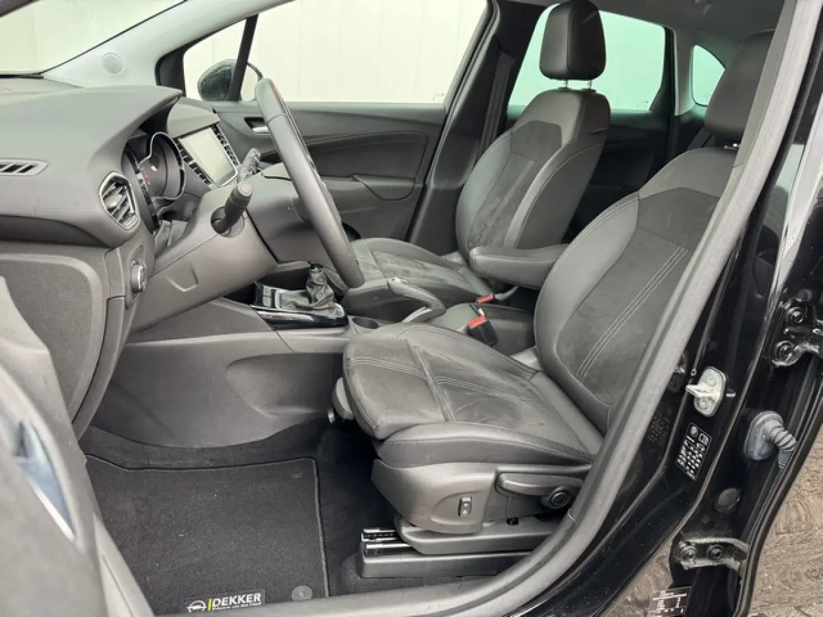1.2 Turbo Ultimate met Navi/Camera, AGR met Alcantara, 17inch