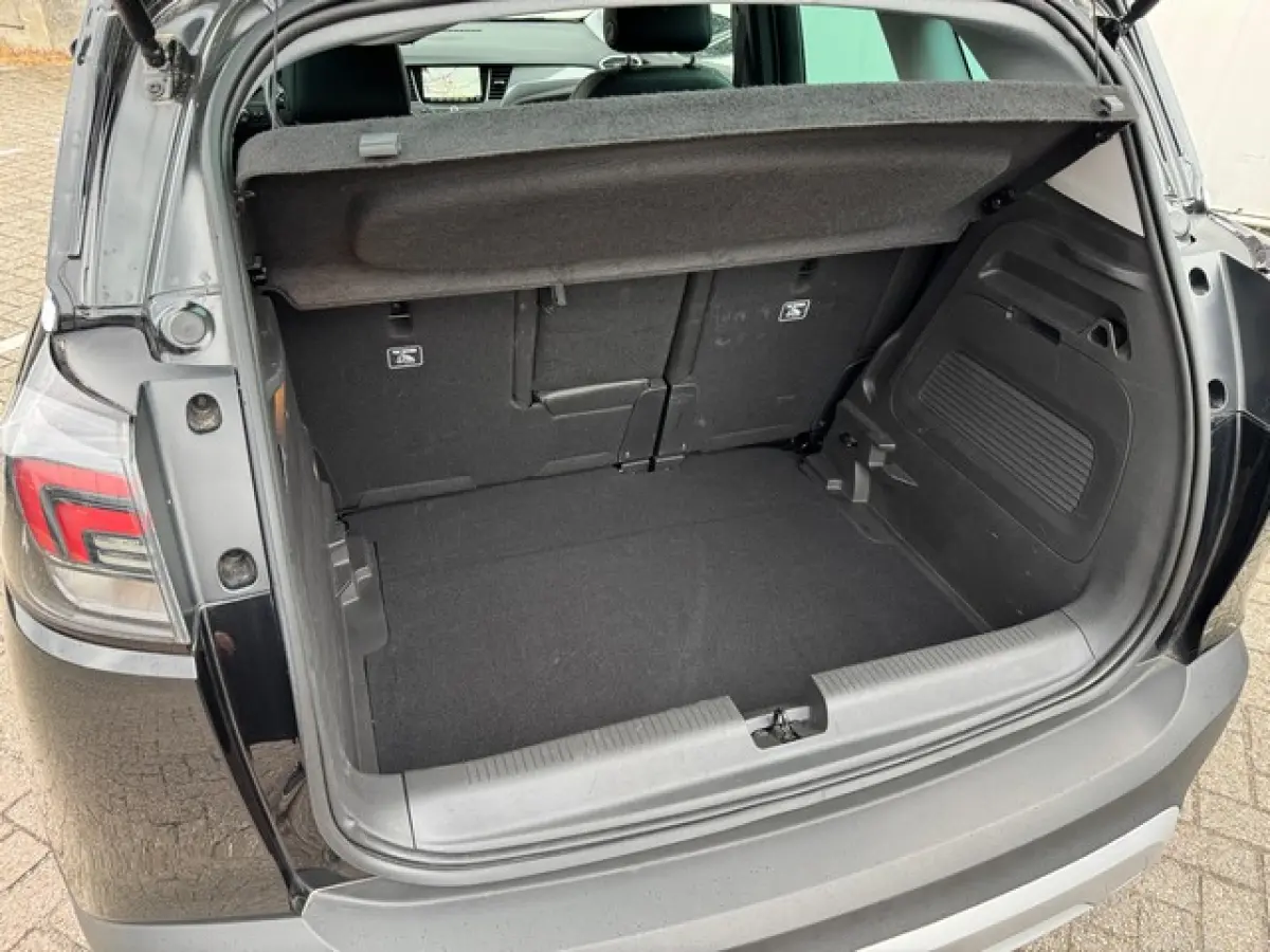 1.2 Turbo Ultimate met Navi/Camera, AGR met Alcantara, 17inch
