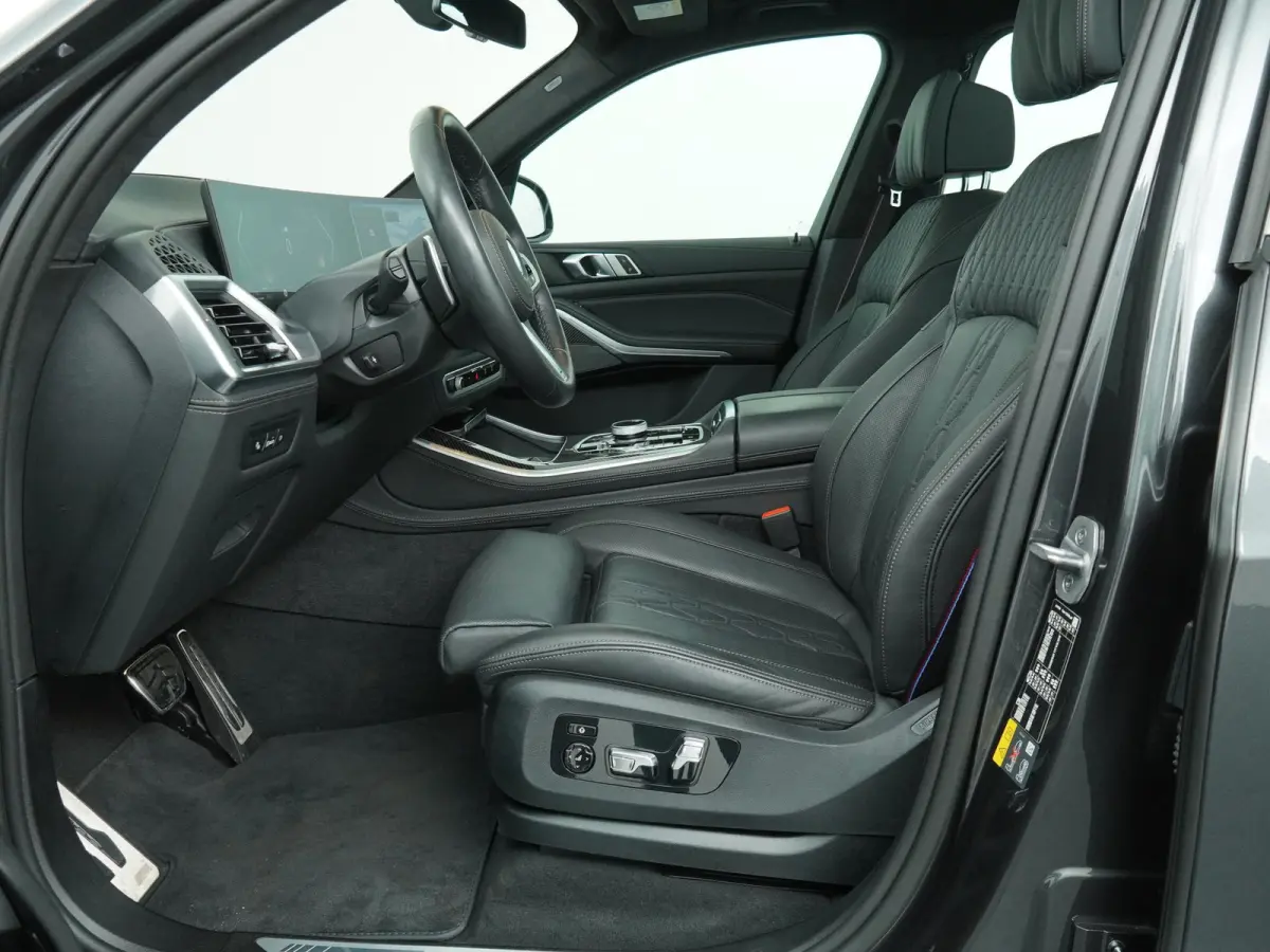 xDrive50e | SoH 100% | M Sportpakket | Panoramadak | Head-Up | Harman Kardon | Stoelventilatie | Stoelverwarming V+A | Carbon interieur | 22'' | Comfortzetels |