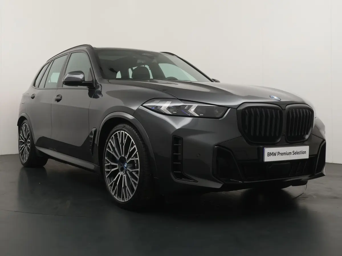 xDrive50e | SoH 100% | M Sportpakket | Panoramadak | Head-Up | Harman Kardon | Stoelventilatie | Stoelverwarming V+A | Carbon interieur | 22'' | Comfortzetels |