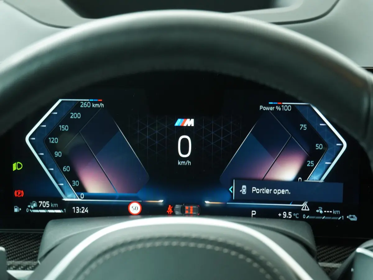 xDrive50e | SoH 100% | M Sportpakket | Panoramadak | Head-Up | Harman Kardon | Stoelventilatie | Stoelverwarming V+A | Carbon interieur | 22'' | Comfortzetels |