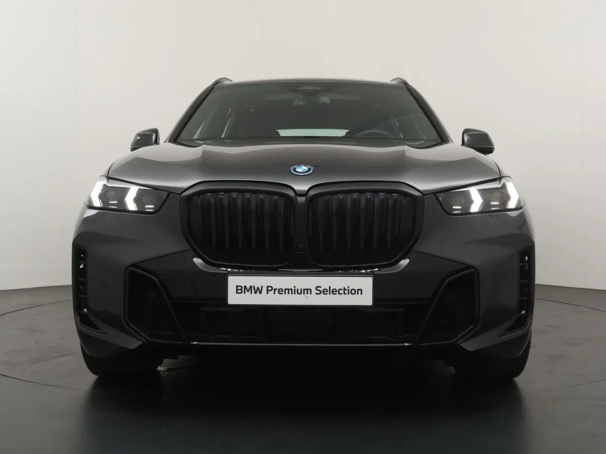 xDrive50e | SoH 100% | M Sportpakket | Panoramadak | Head-Up | Harman Kardon | Stoelventilatie | Stoelverwarming V+A | Carbon interieur | 22'' | Comfortzetels |