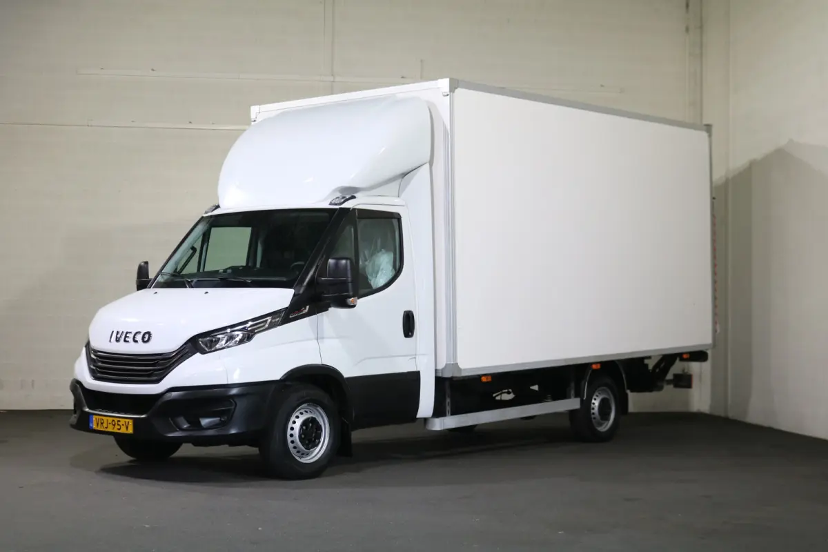 35S18 3.0 Automaat Bakwagen met Laadklep