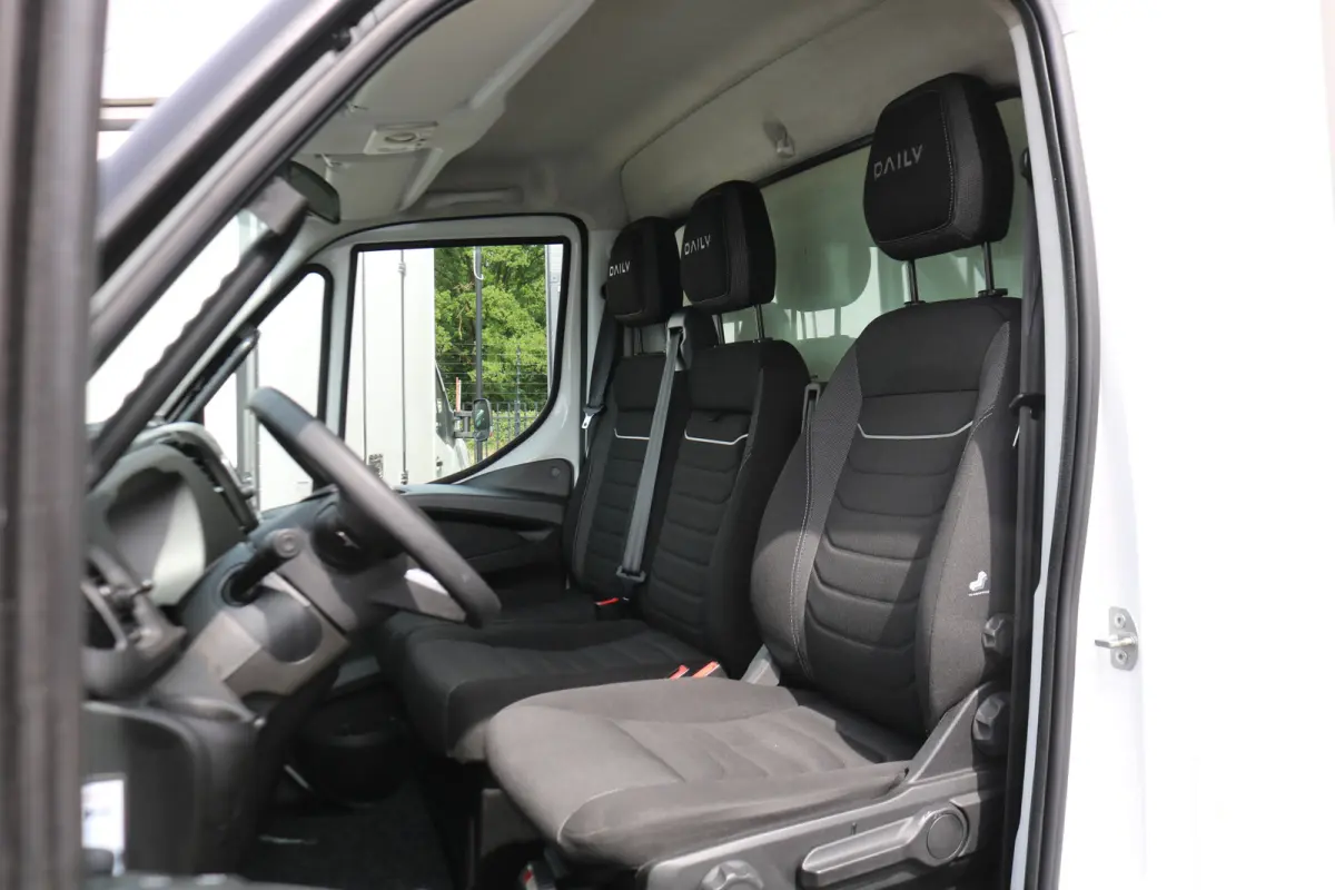 35S18 3.0 Automaat Bakwagen met Laadklep