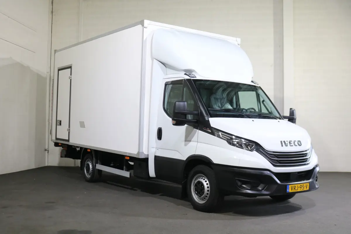 35S18 3.0 Automaat Bakwagen met Laadklep