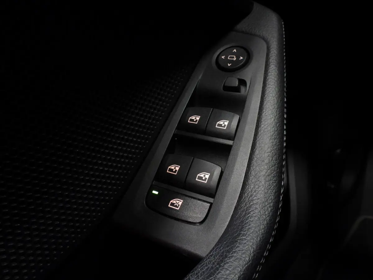 118i Aut. Intro Sport Line VOL LEER/NAVI/CAMERA/LED/18"LMV!