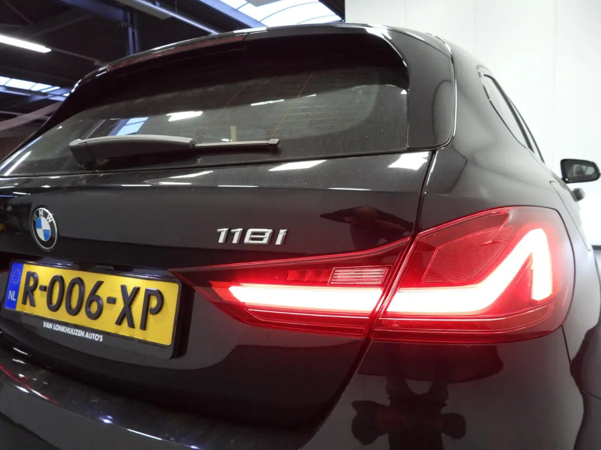 118i Aut. Intro Sport Line VOL LEER/NAVI/CAMERA/LED/18"LMV!