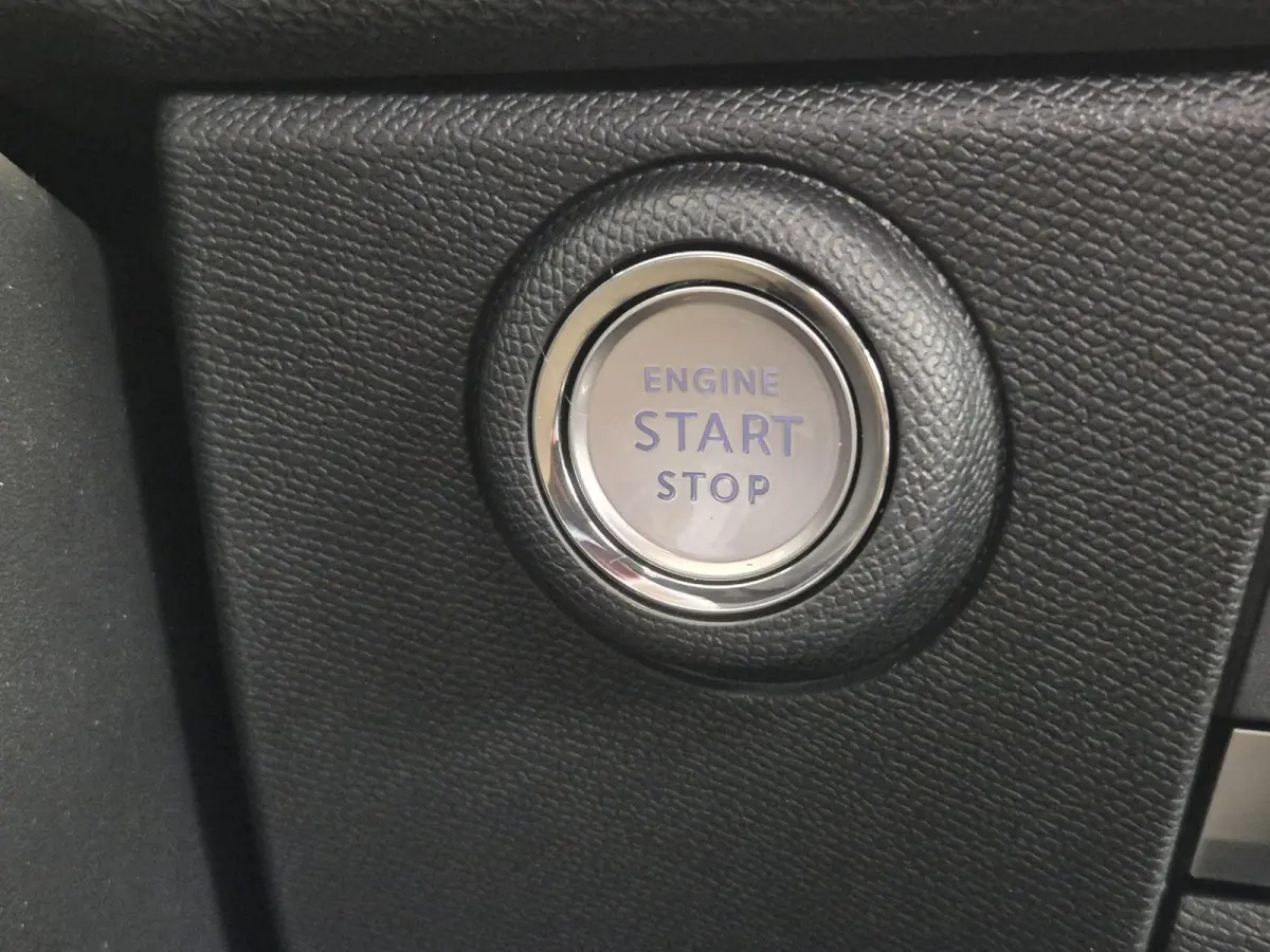 1.2 Turbo Hybrid Ultimate Automaat | Head-up Display | Panoramisch Schuif/Kanteldak | Navigatie | Keyless Entry | AGR Comfortstoelen |