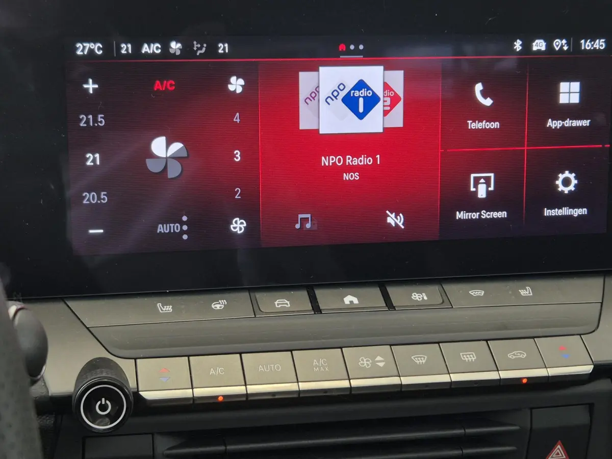 1.2 Turbo Hybrid Ultimate Automaat | Head-up Display | Panoramisch Schuif/Kanteldak | Navigatie | Keyless Entry | AGR Comfortstoelen |