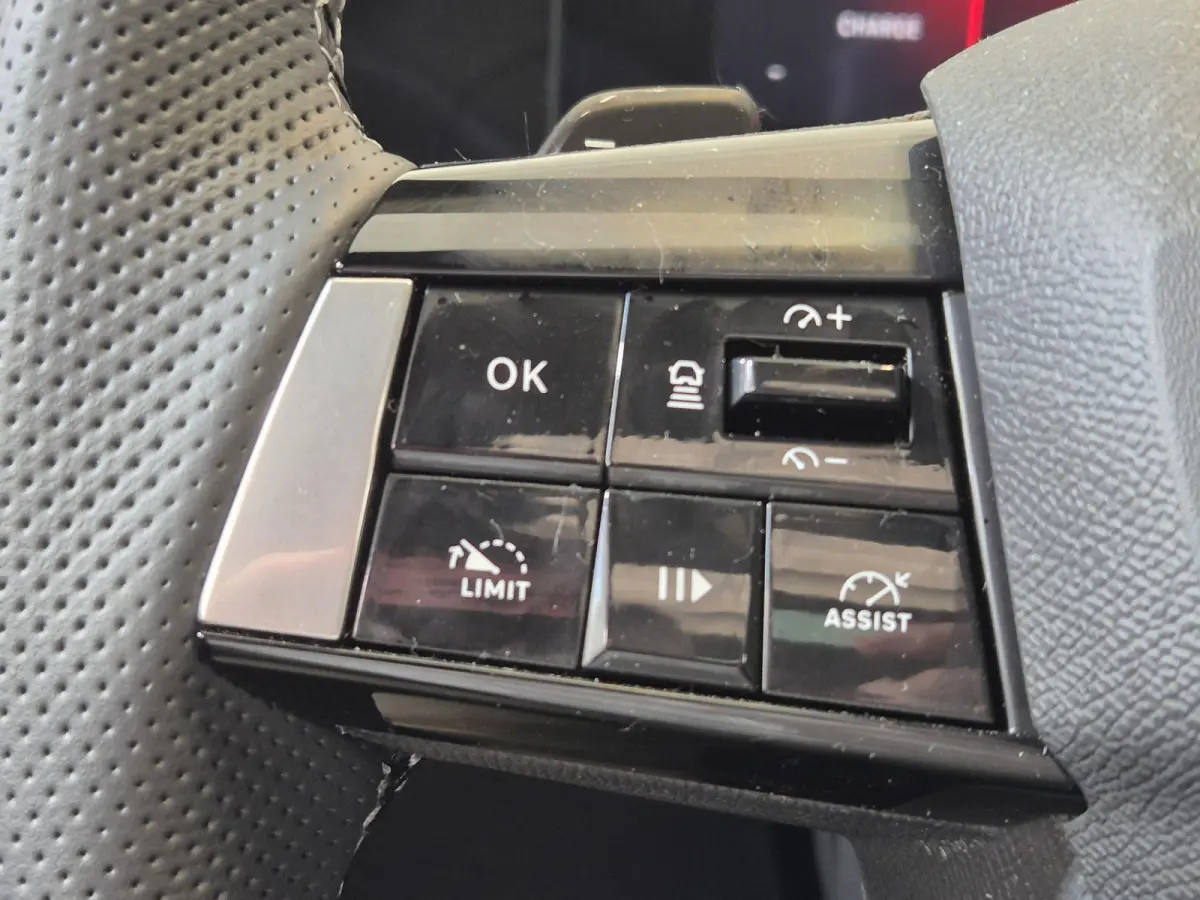 1.2 Turbo Hybrid Ultimate Automaat | Head-up Display | Panoramisch Schuif/Kanteldak | Navigatie | Keyless Entry | AGR Comfortstoelen |