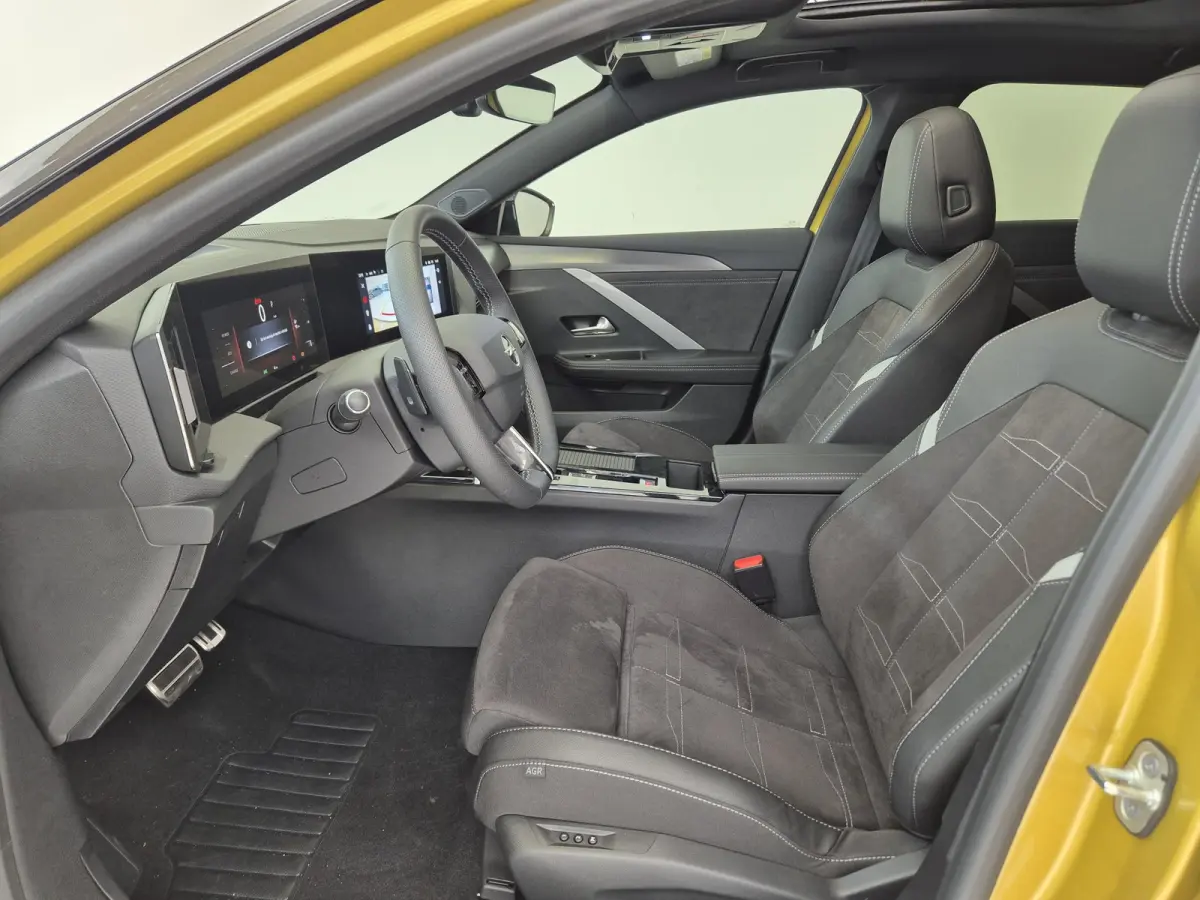 1.2 Turbo Hybrid Ultimate Automaat | Head-up Display | Panoramisch Schuif/Kanteldak | Navigatie | Keyless Entry | AGR Comfortstoelen |