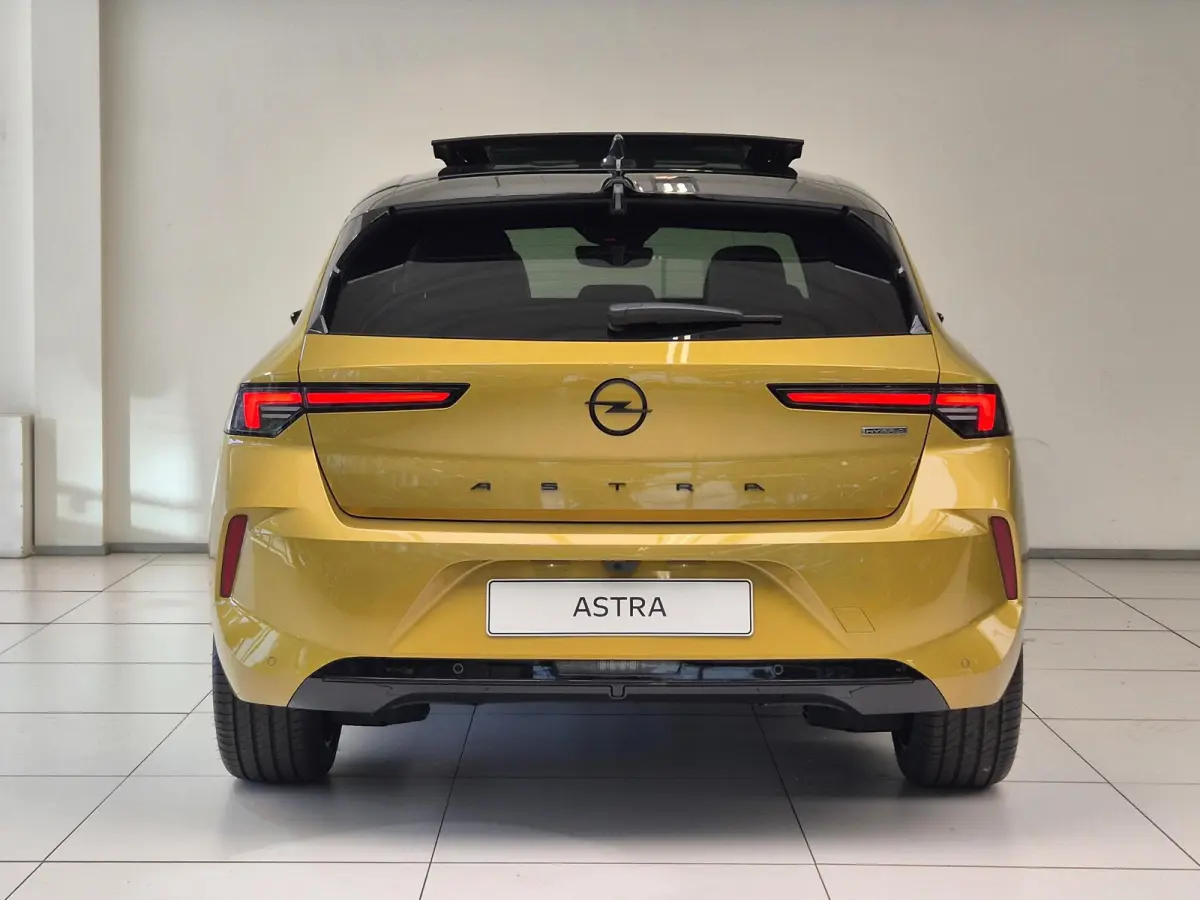 1.2 Turbo Hybrid Ultimate Automaat | Head-up Display | Panoramisch Schuif/Kanteldak | Navigatie | Keyless Entry | AGR Comfortstoelen |