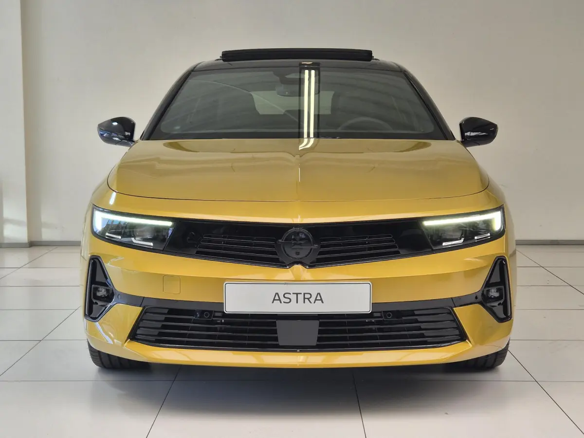 1.2 Turbo Hybrid Ultimate Automaat | Head-up Display | Panoramisch Schuif/Kanteldak | Navigatie | Keyless Entry | AGR Comfortstoelen |