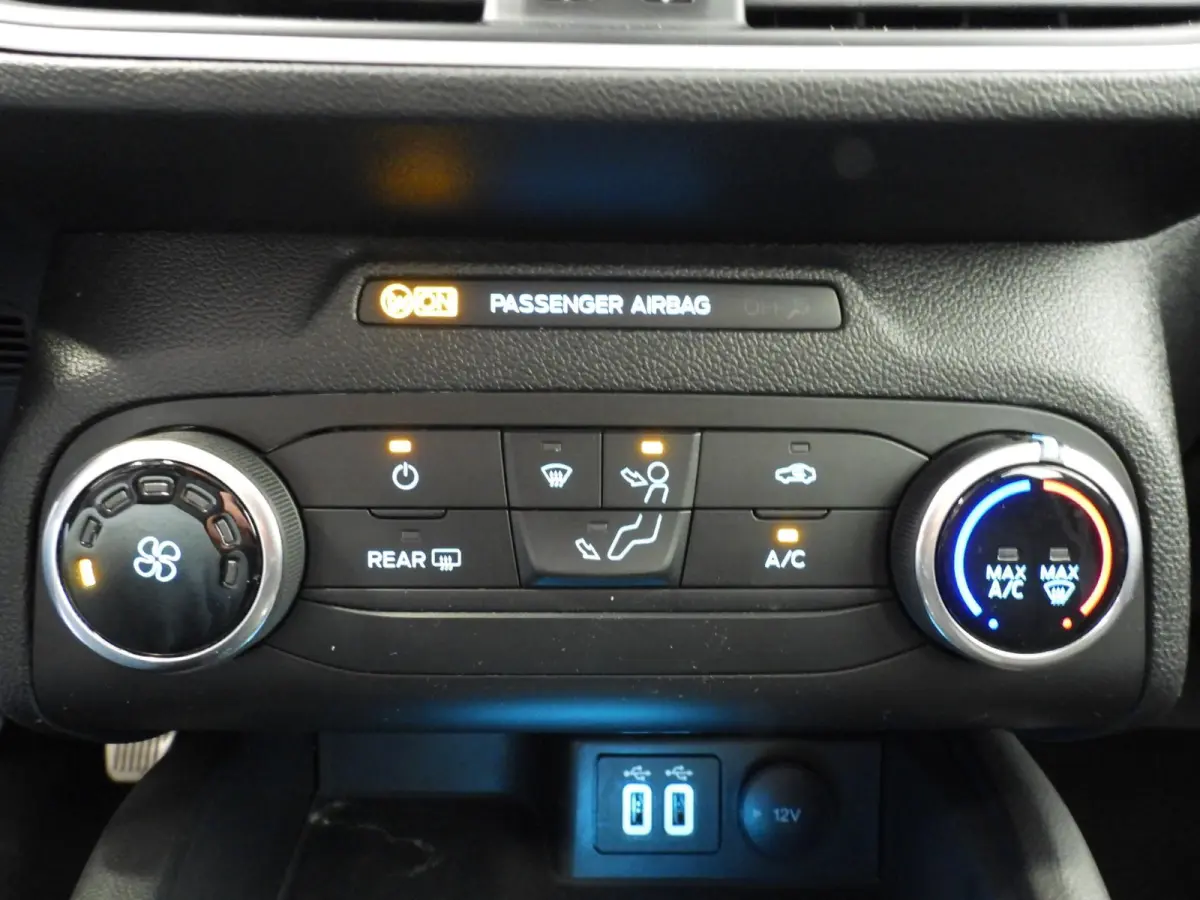 1.0 EcoBoost Hybrid Trend Business NAVI/CAMERA/CRUISE/LED/16"LMV!