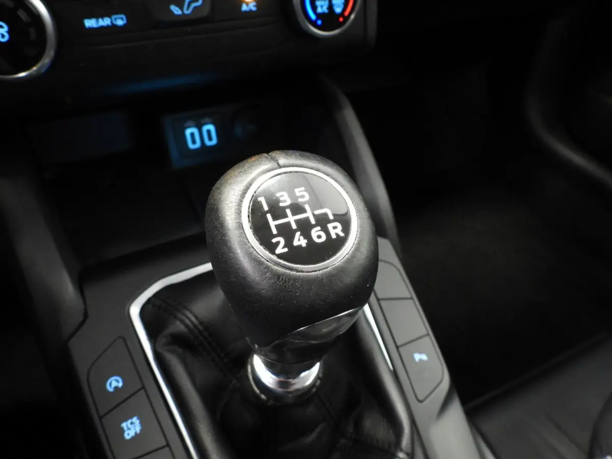 1.0 EcoBoost Hybrid Trend Business NAVI/CAMERA/CRUISE/LED/16"LMV!