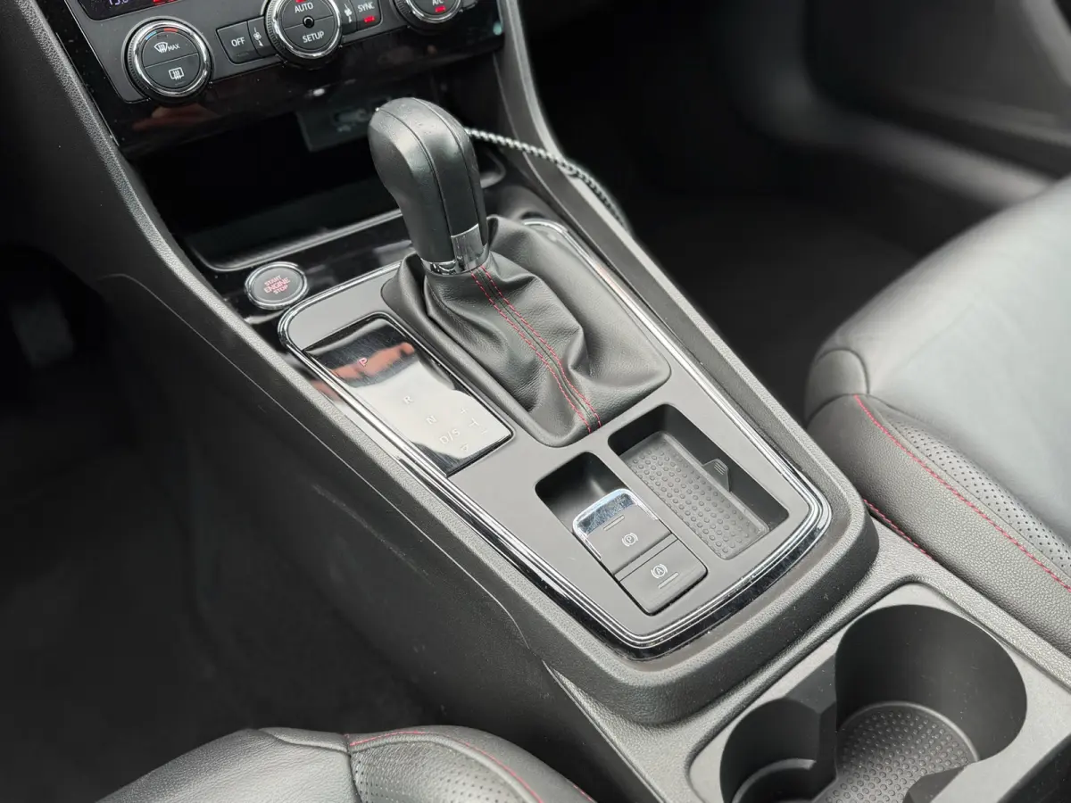 1.5 TSI FR Pano Virtual Beats Carplay Keyless Leer