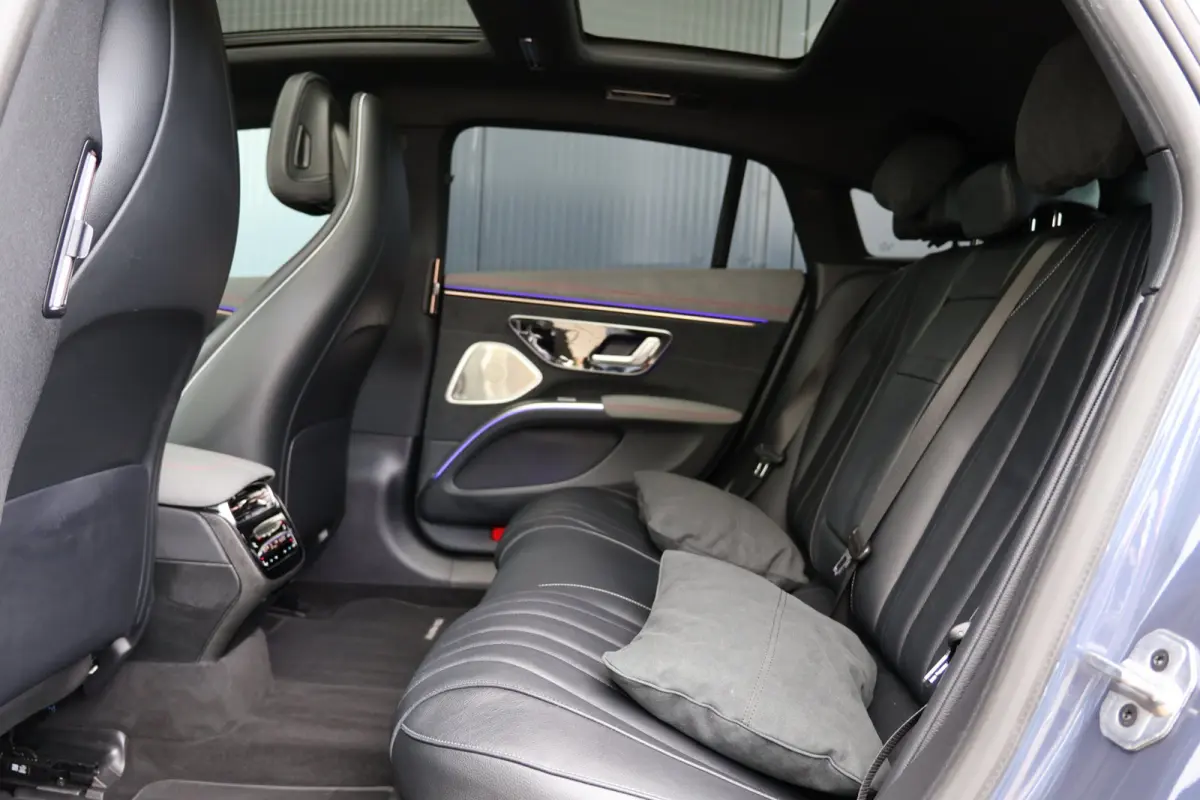 450 4MATIC AMG Line 108 kWh | hyperscreen | head-up | elek. trekhaak | massage stoel(en) | stoelkoeling | 1e eig