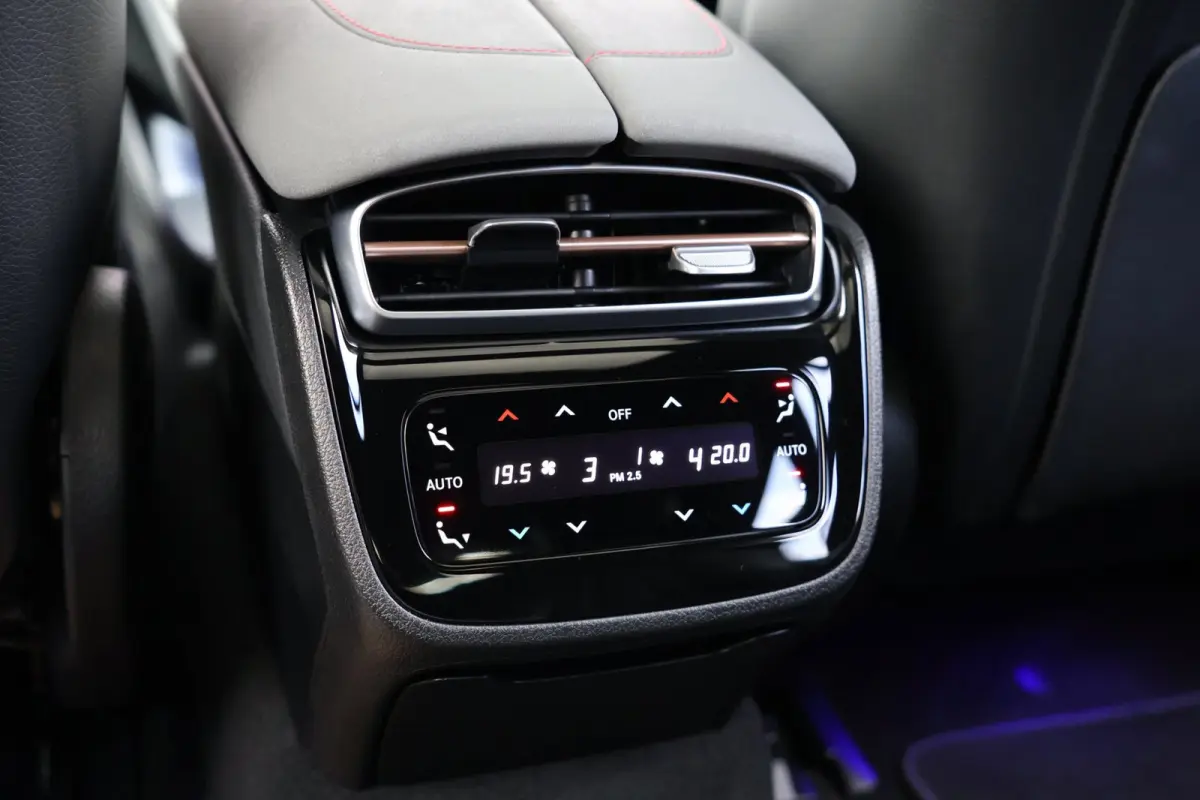 450 4MATIC AMG Line 108 kWh | hyperscreen | head-up | elek. trekhaak | massage stoel(en) | stoelkoeling | 1e eig