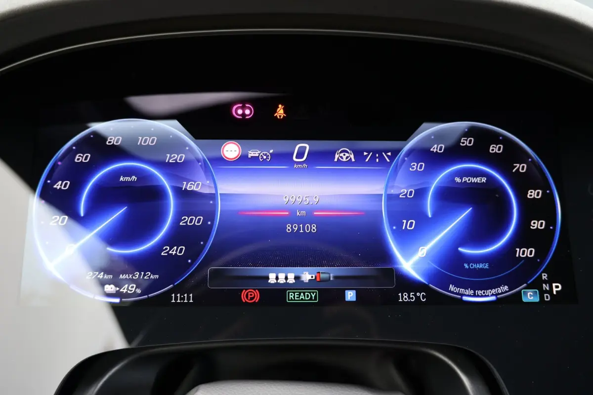 450 4MATIC AMG Line 108 kWh | hyperscreen | head-up | elek. trekhaak | massage stoel(en) | stoelkoeling | 1e eig