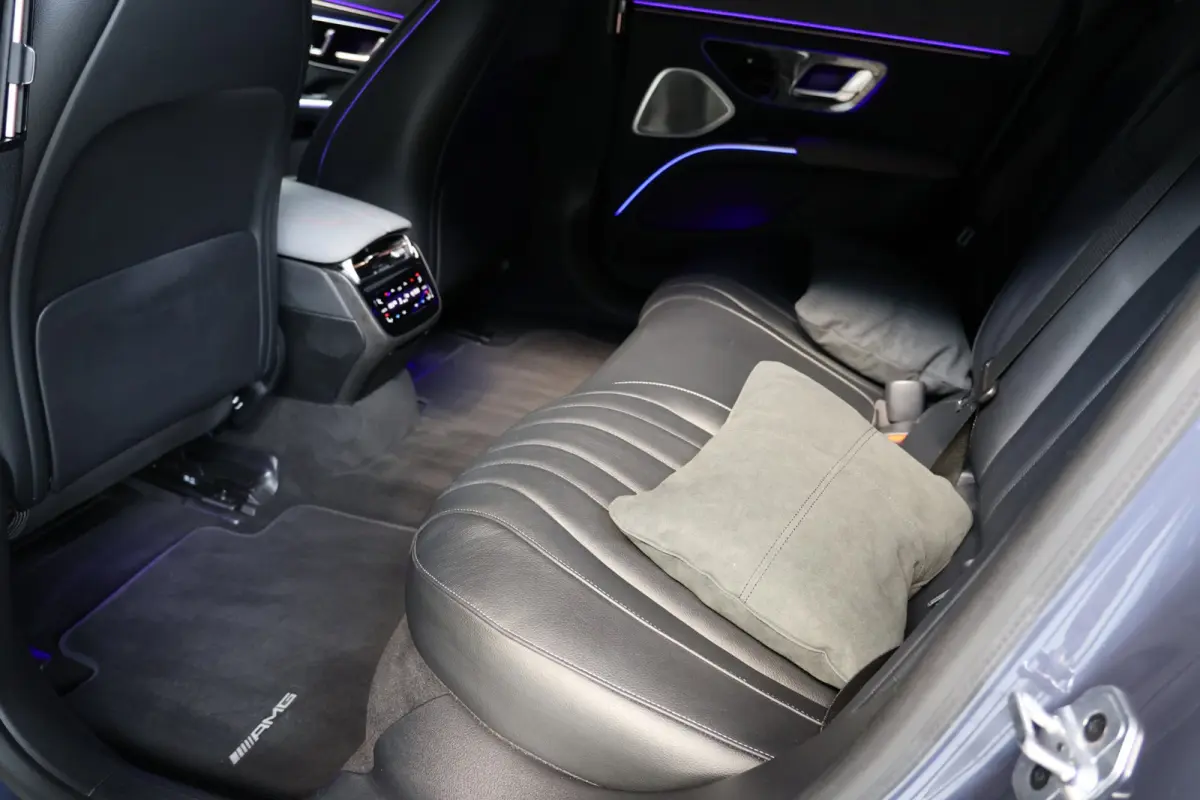 450 4MATIC AMG Line 108 kWh | hyperscreen | head-up | elek. trekhaak | massage stoel(en) | stoelkoeling | 1e eig