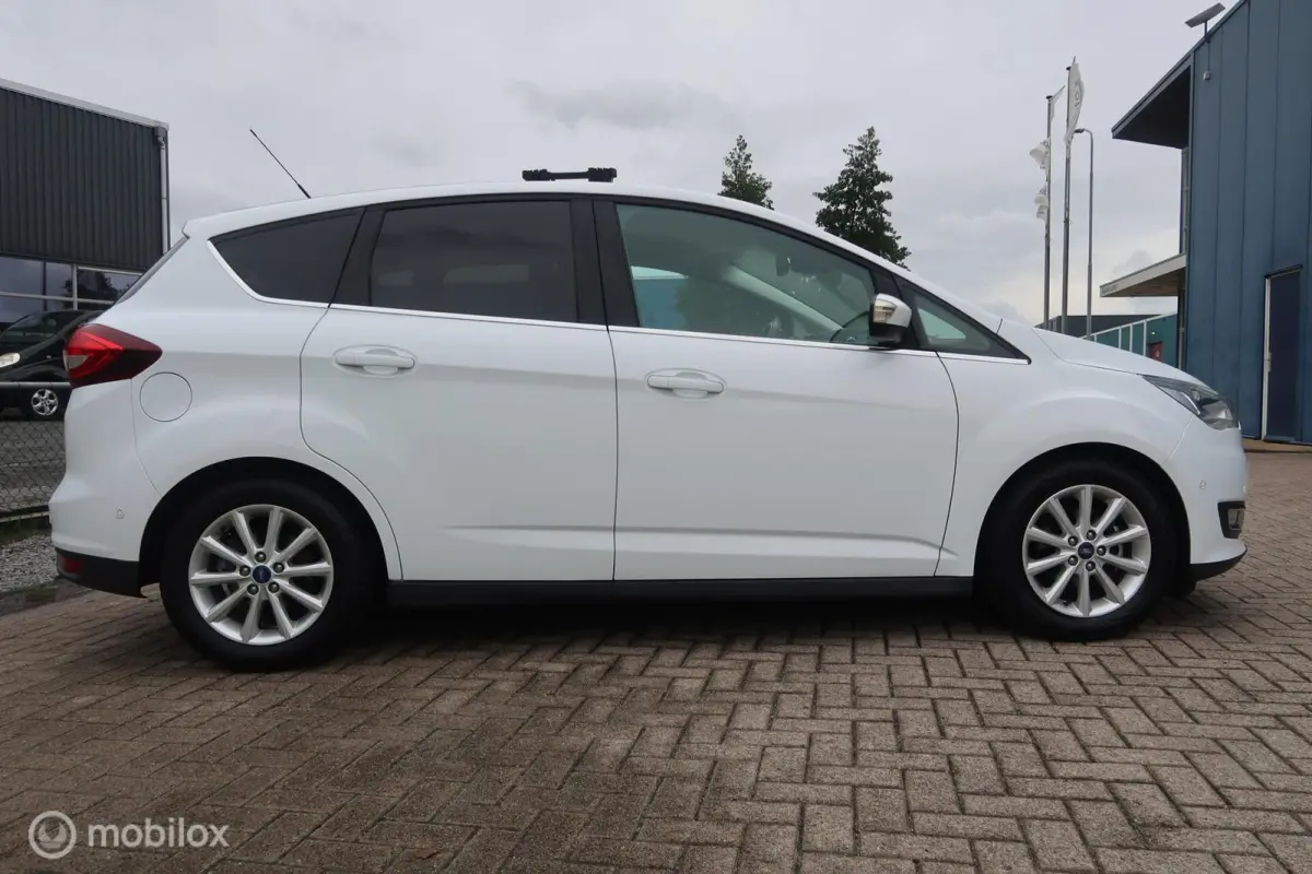 1.0 Titanium CLIMA, STOELVERWARM, CRUISECONTROL