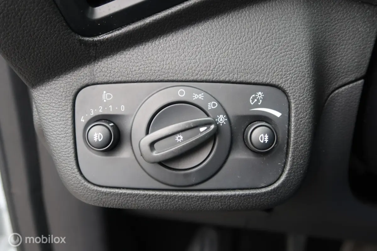 1.0 Titanium CLIMA, STOELVERWARM, CRUISECONTROL