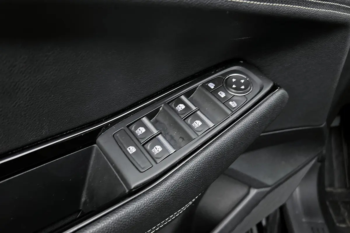 1.2 E-Tech full hybrid 200 techno | Camera | Half lederen bekleding
