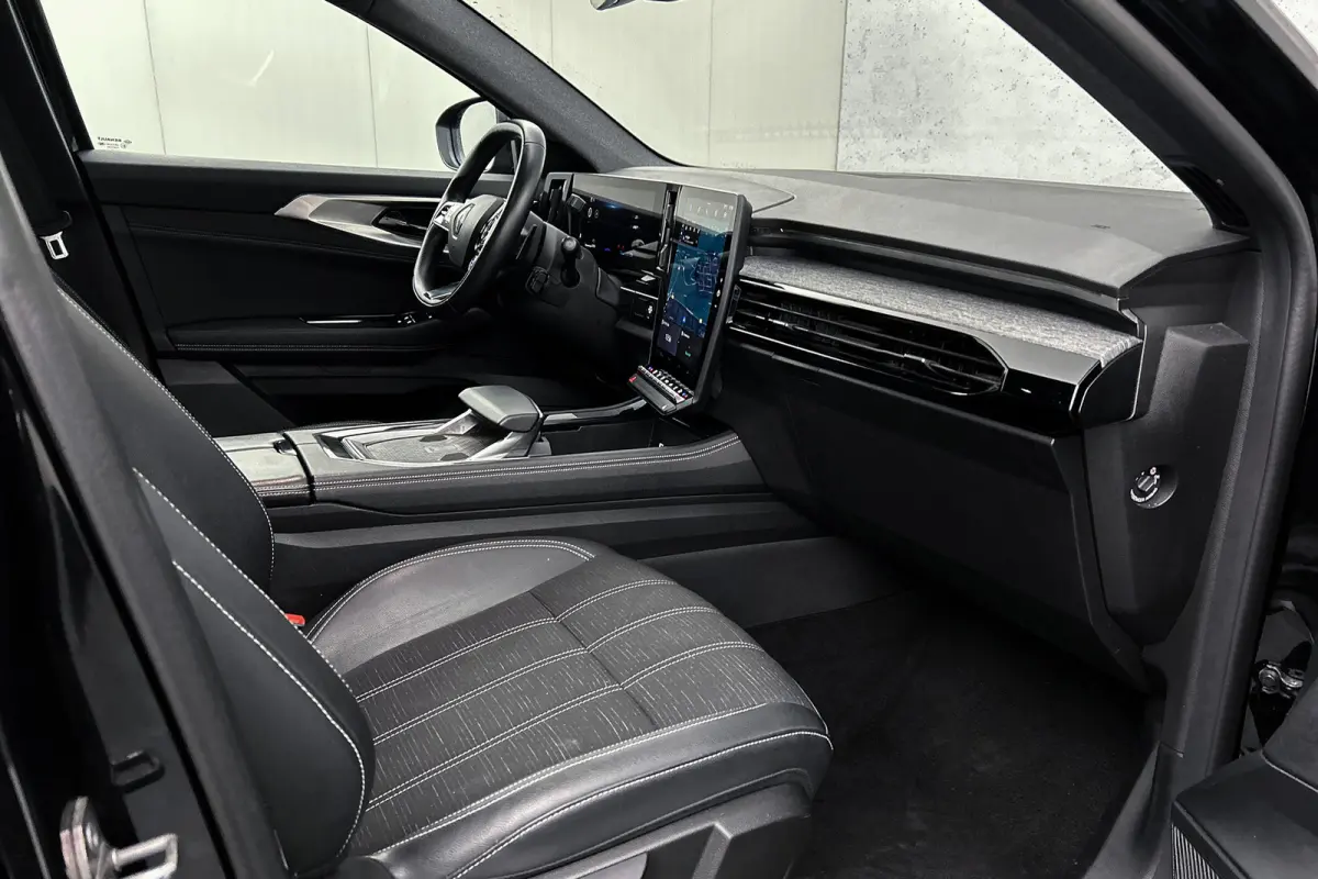 1.2 E-Tech full hybrid 200 techno | Camera | Half lederen bekleding