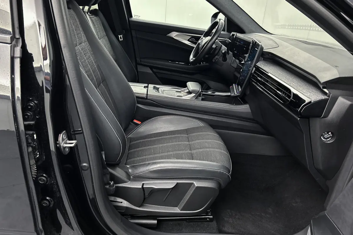 1.2 E-Tech full hybrid 200 techno | Camera | Half lederen bekleding