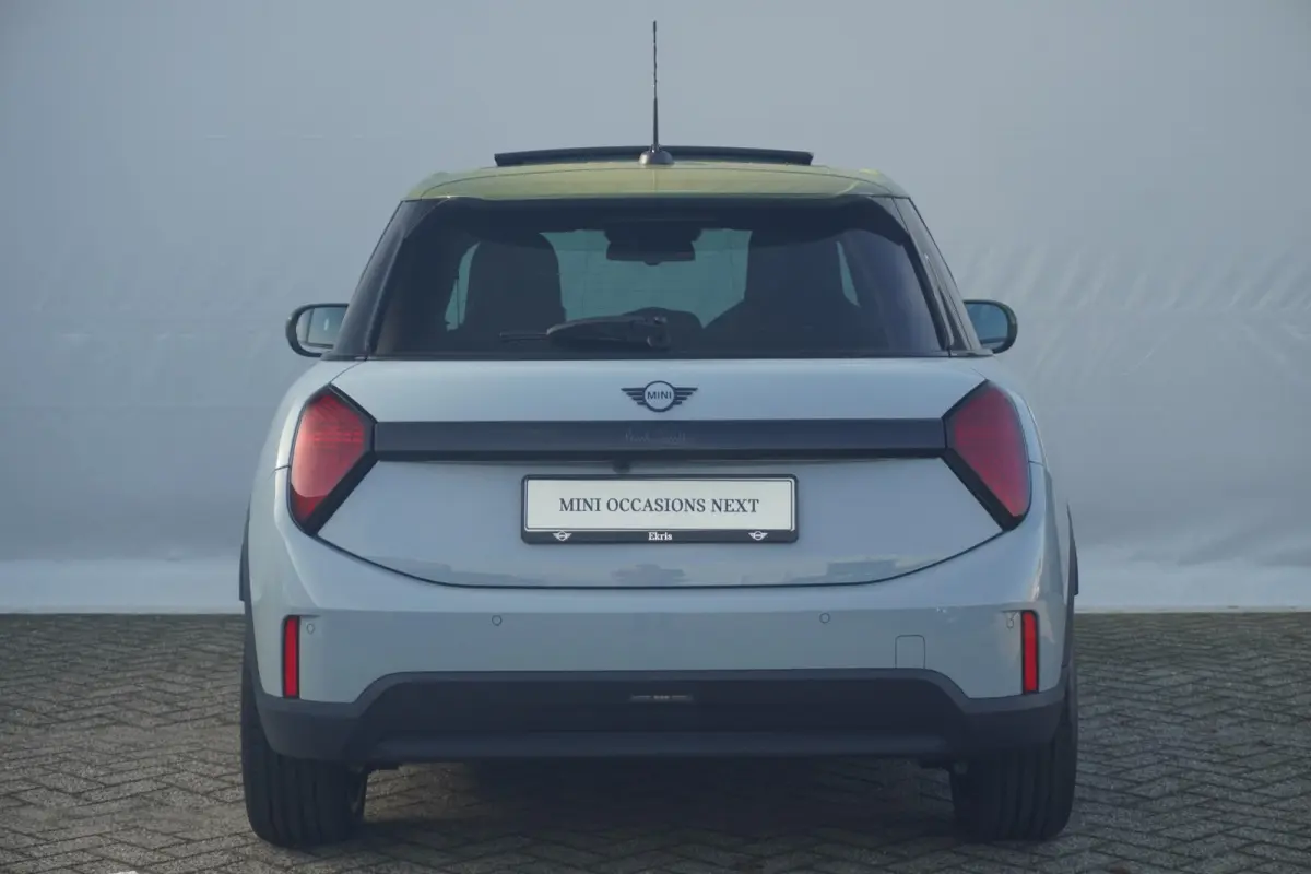 Cooper C Paul Smith Edition | Pakket L | Harman Kardon | Head-Up Display | Stoel & Stuurverwarming | Comfort Access | Panoramadak