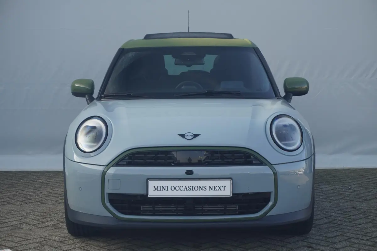 Cooper C Paul Smith Edition | Pakket L | Harman Kardon | Head-Up Display | Stoel & Stuurverwarming | Comfort Access | Panoramadak