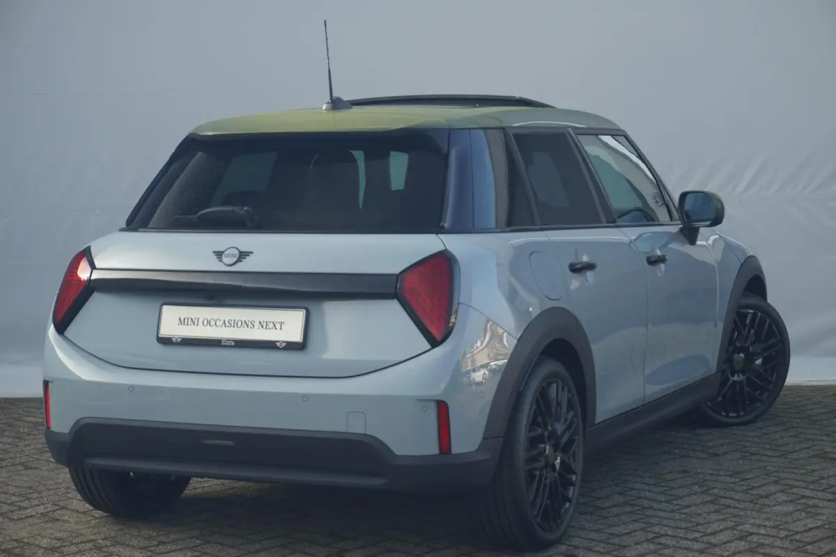 Cooper C Paul Smith Edition | Pakket L | Harman Kardon | Head-Up Display | Stoel & Stuurverwarming | Comfort Access | Panoramadak