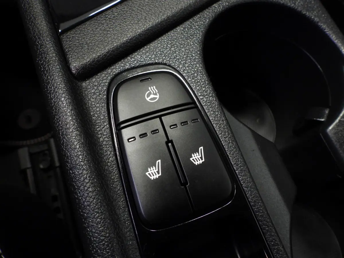 1.6 GDi PHEV Plug-In DynamicPlusLine NAVI/CAMERA/LED/16"LMV!