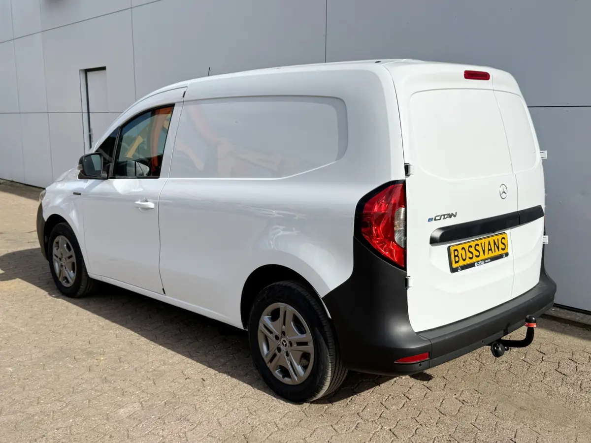 Pro 51kWh 122PK Nieuw! L1 Elektrisch 300km WLTP 75KW Snelladen Climate Control Cruise Control Carplay Camera Parkeersensoren Achter