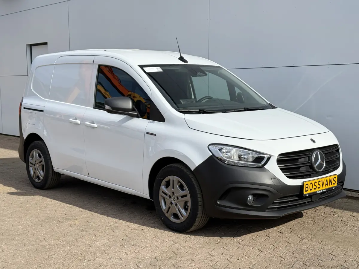 Pro 51kWh 122PK Nieuw! L1 Elektrisch 300km WLTP 75KW Snelladen Climate Control Cruise Control Carplay Camera Parkeersensoren Achter