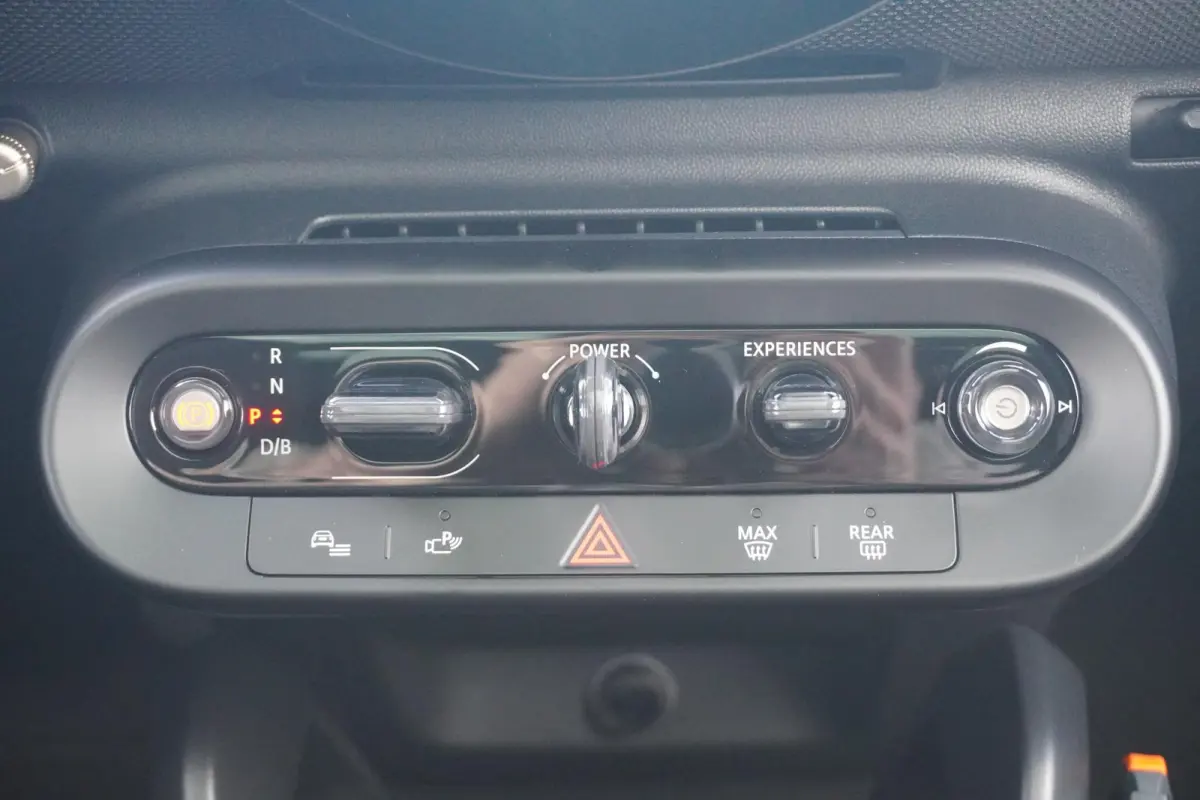 Cooper E | Favoured Trim | Pakket L | Harman Kardon | Glazen Panoramadak | Comfort Access | Stoel & Stuurverwarming