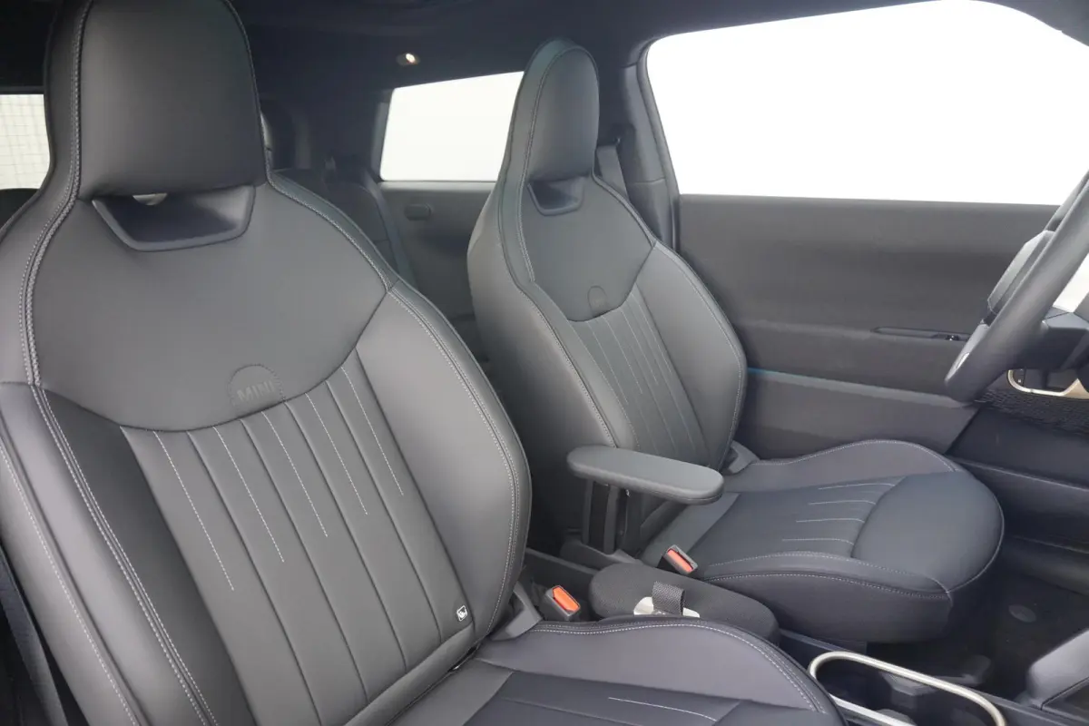 Cooper E | Favoured Trim | Pakket L | Harman Kardon | Glazen Panoramadak | Comfort Access | Stoel & Stuurverwarming