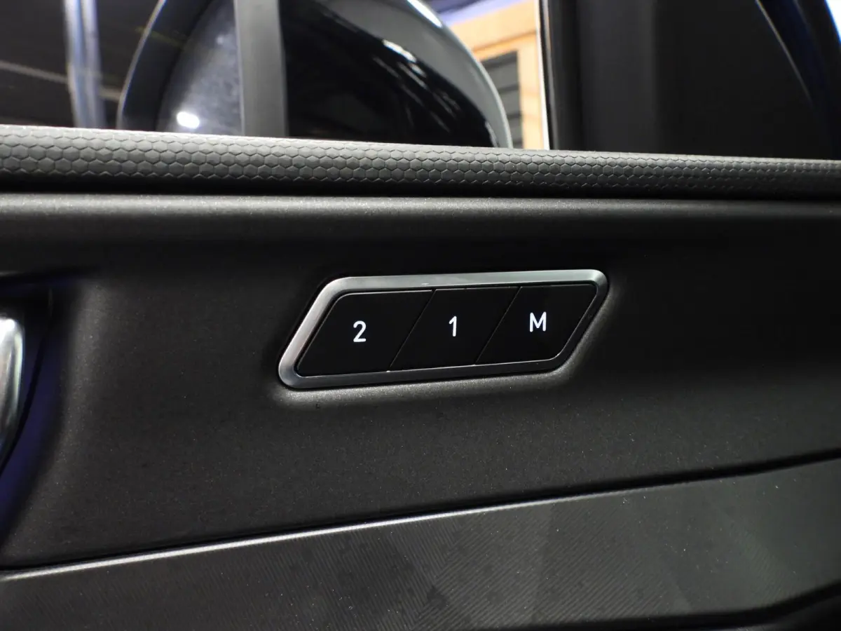 1.5 PHEV BlackLine NAVI/360CAM/SCHUIFDAK/LED/20"LMV!